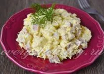 Салата с домати сирене шунка