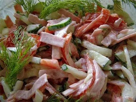 Салата с домати сирене шунка Салата с домати сирене шунка