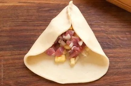 Татарски пайове с месо и картофи