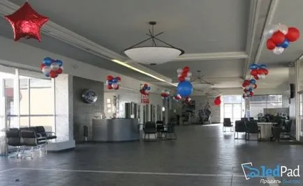 10 ok, hogy ne autókat a bemutatóteremben