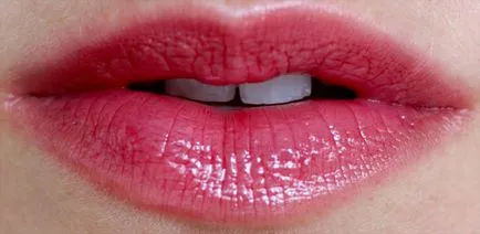 Pearlescent устна Lancome сочни вибрационни отзиви и снимки след прилагане (сочни) Pearlescent Lancome устна отзиви и снимки сочни вибрационни след нанасяне