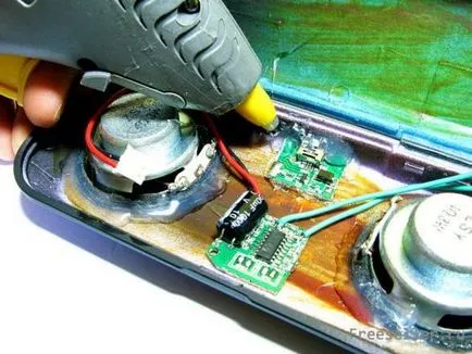 Bluetooth високоговорител с ръцете си