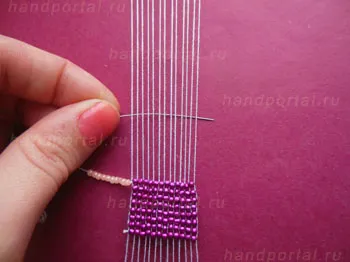 Beaded Гривни с името на машината - всички направени със собствените си ръце