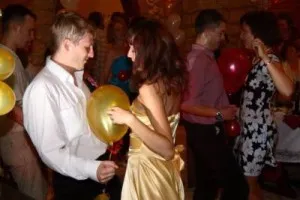 Как най-добре да забавлява гостите на годишнината, които правим по-добра почивка!