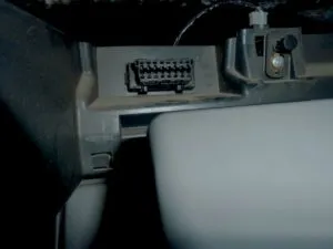 Къде е конектора за диагностика на схемата за разположение Lada Priora