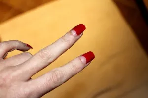 Как да си направим луна маникюр у дома, френска къща, фото