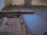 Megerősítése a padlóburkolat, a mester zadelkin