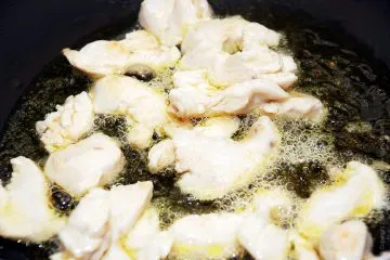 Пиле с гъби и картофи - задушени зеленчуци с пиле