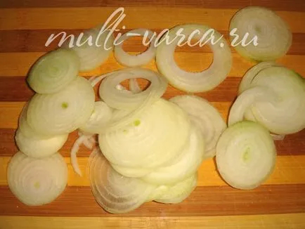 Пиле с орехи и нар в multivarka