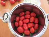 Мариновани домати в бързаме, мариновани домати с лук и чесън, вкусно и бързо да се