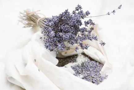 Прости Charm собствените си ръце, за да зареждат амулет за защита на