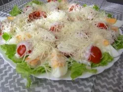 Салата с пиле и домати (маруля) Салата с пиле и домати