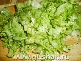 Салата с маруля и домати, се готви просто и вкусно