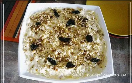 Салата с пиле, сини сливи и орехи селекция от най-вкусните рецепти - вкусни рецепти