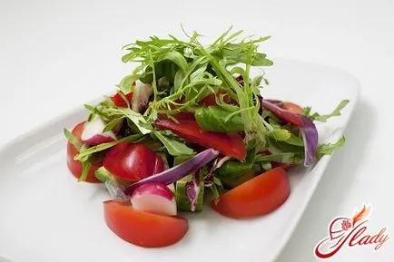 Салата от домати и краставици свеж вкус на домати