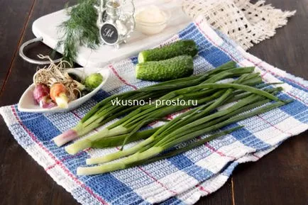 Маруля, краставици, яйце и сирене (прясно) Салата с краставици, яйца и сирене