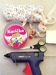 Шапка с ръцете си