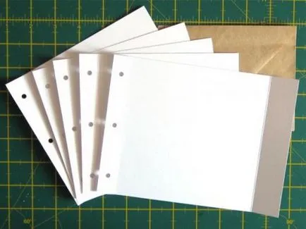 Scrapbooking албум за новородено бебе със собствените си ръце - едно момче и едно момиче