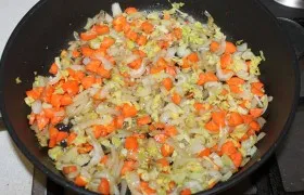Свински ребра задушени с картофи - рецепта със стъпка по стъпка снимки