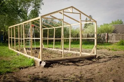 Greenhouse от бар с ръцете си