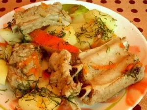 Задушени свински ребра с картофи, рецепти със снимки