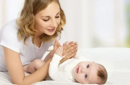 Класове с дете на 1 месец игри и упражнения