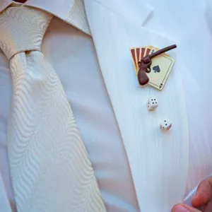 Boutonniere a kezüket rostanyagok és a gyűjtemény inspirációt