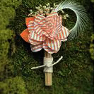 Boutonniere a kezüket rostanyagok és a gyűjtemény inspirációt