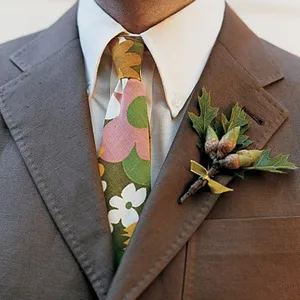 Boutonniere a kezüket rostanyagok és a gyűjtemény inspirációt