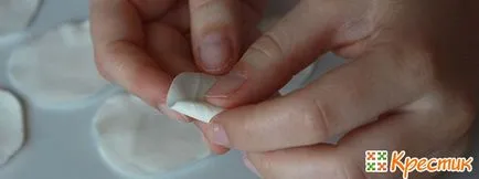 Boutonniere a vőlegény a kezüket