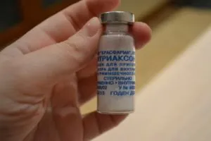 Ceftriaxone както лидокаин и се разрежда с вода за инжекции