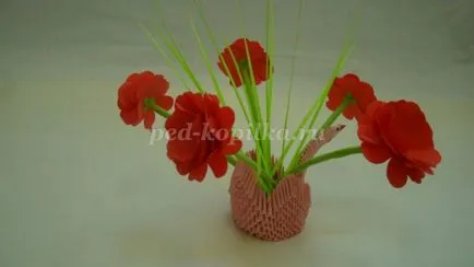 Цветя от хартия към майка подарък със собствените си ръце