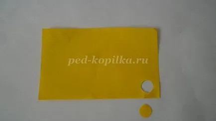 Цветя от хартия към майка подарък със собствените си ръце