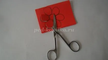 Цветя от хартия към майка подарък със собствените си ръце