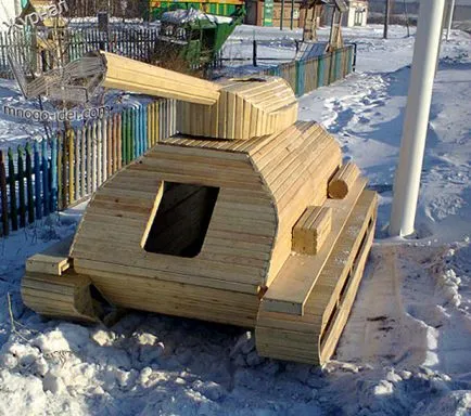 Детска площадка със собствените си ръце, трактори, хеликоптери, оръжия, машина, изработени от дърво