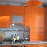 дизайн кухня с газов котел върху изображението на стена