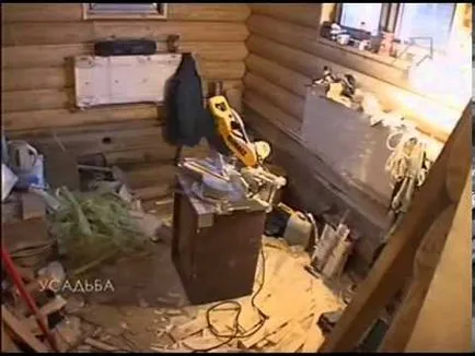 Къща с ръце на часовника на канала имение - Папа Карло