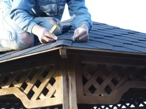 A tető borítja pergola olcsó népszerű lehetőségeket