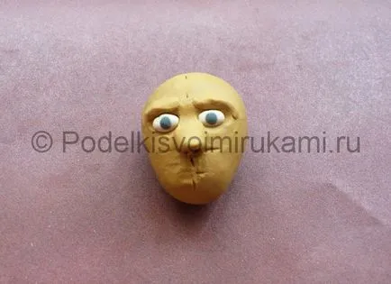 Мъжът с глава пластелин