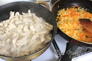 Пиле яхния с сос - лека и вкусна рецепта
