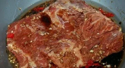 Говеждо в ръкава му във фурната със зеленчуци, печени парче