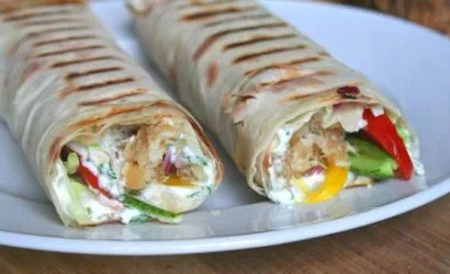 Как да се подготвите и увийте в Shawarma пита домашни рецепти, месо сос