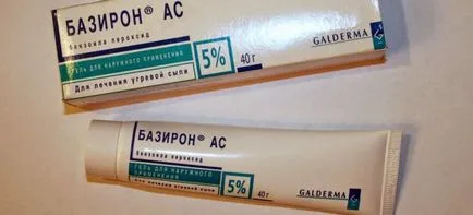 Как да се отървете от акне върху подрастващите акне лице при юноши - лечение на тийнейджърката акне