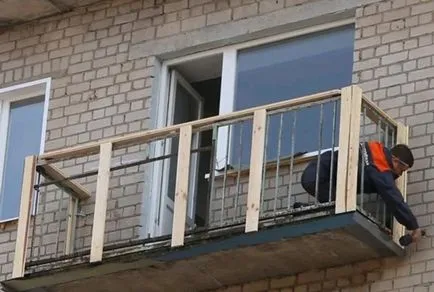 Как да ножницата сайдинг балкон извън собствените си ръце довършителни технология (видео)