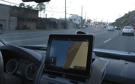 Sokkal jobb, hogy vesz egy autót - navigátor vagy tabletta, a helyszínen az autó szerkentyű