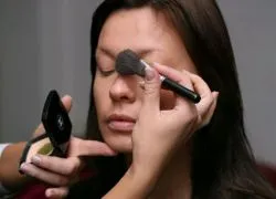 Как да рисува фондация и прах