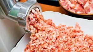 Как да се съберат месомелачка (електрически и ръчно)