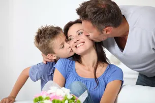 Как се прави картичка с ръцете си