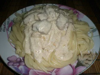 Как да направите сос за спагети с месо и пилешко месо се приготвя сос от сметана