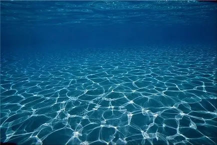Как да си направим вода със сол във ваната, в Червено море като втривайте сол